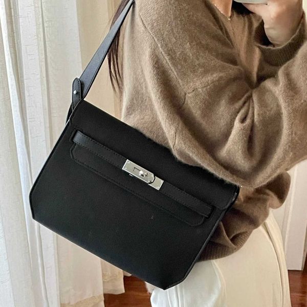 kellies bag h bag depeches bag leather palm pattern single shoulder underarm difference bag men's and women's universal hand bag 1
kellies bag h bag depeches bag leather palm pattern single shoulder underarm difference bag men's and women's universal hand bag 1