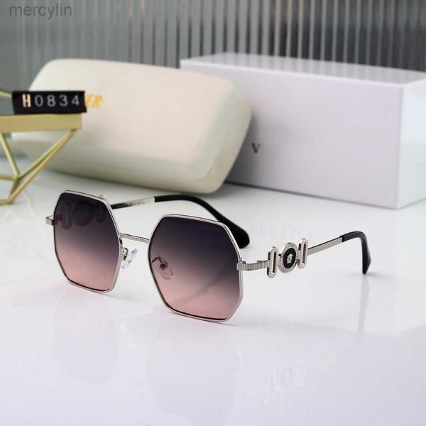 luxury designer versage sunglasses men's women's vercace sunglasses new fashion metal glasses beauty head sunscreen sunglasses per, White;black
luxury designer versage sunglasses men's women's vercace sunglasses new fashion metal glasses beauty head sunscreen sunglasses per, White;black