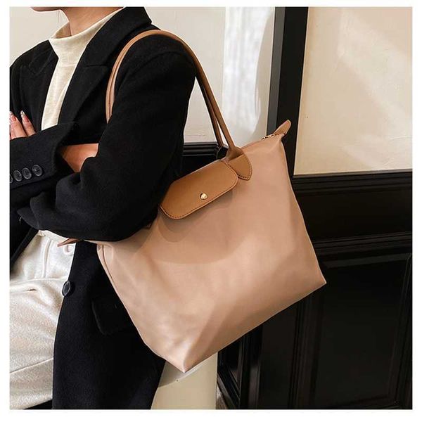 large capacity dumpling bun for women 2023 winter new simple casual handheld one shoulder tote
large capacity dumpling bun for women 2023 winter new simple casual handheld one shoulder tote