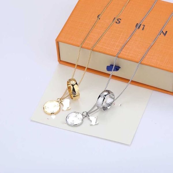 2023 designer new donkey family ring necklace l clover letter three in one removable fashion men's and women's couple sweater chai, Black
2023 designer new donkey family ring necklace l clover letter three in one removable fashion men's and women's couple sweater chai, Black