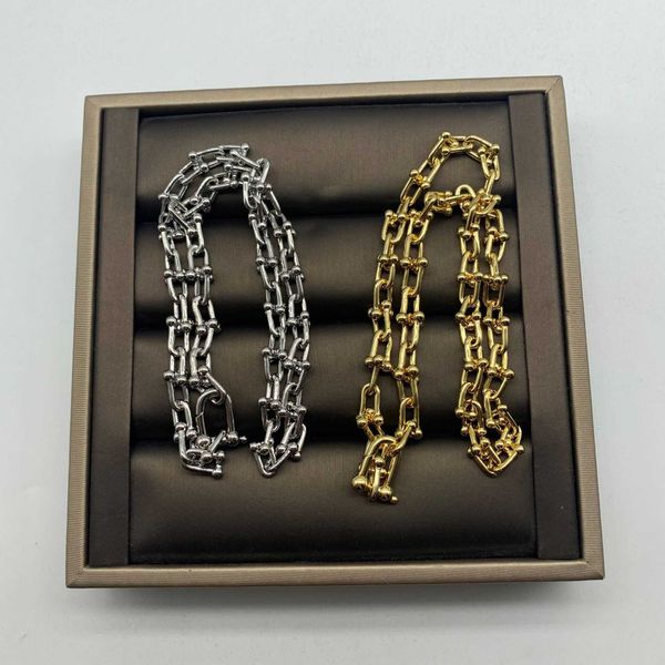 2023 designer new b / family new horseshoe gold ins cool style simple fashion personalized clavicle chain necklace female, Black
2023 designer new b / family new horseshoe gold ins cool style simple fashion personalized clavicle chain necklace female, Black