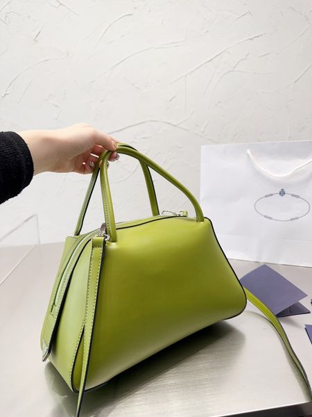 designer bag hobo women's handbag handbag real leather classic luxury fashion women's retro travel bag large capacity handbag wall
designer bag hobo women's handbag handbag real leather classic luxury fashion women's retro travel bag large capacity handbag wall