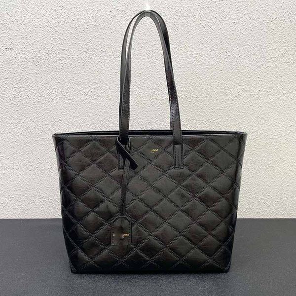 shopping bag luxury designer tote bag women's handbag large capacity letter shoulder clutch bag ringer lattice leather wallet black wom
shopping bag luxury designer tote bag women's handbag large capacity letter shoulder clutch bag ringer lattice leather wallet black wom