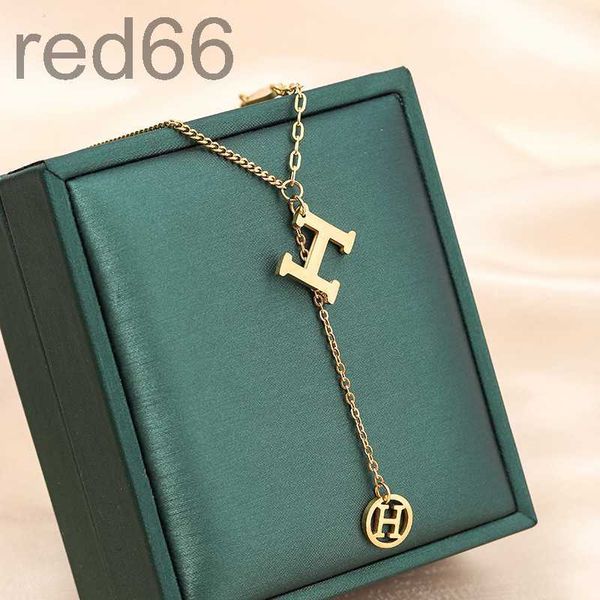 strands, strings designer sweet and cool letter small group light luxury design women's collar chain versatile fashion necklace w6tf, Black
strands, strings designer sweet and cool letter small group light luxury design women's collar chain versatile fashion necklace w6tf, Black