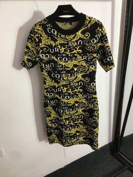 casual dresses luxury fashion new jacquard letter vintage pattern round neck short sleeve knit dress, Black;gray
casual dresses luxury fashion new jacquard letter vintage pattern round neck short sleeve knit dress, Black;gray