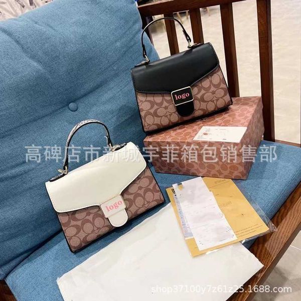 2023 new women's bag hourglass portable flap snake-pattern fashionable classic versatile one-shoulder messenger
2023 new women's bag hourglass portable flap snake-pattern fashionable classic versatile one-shoulder messenger