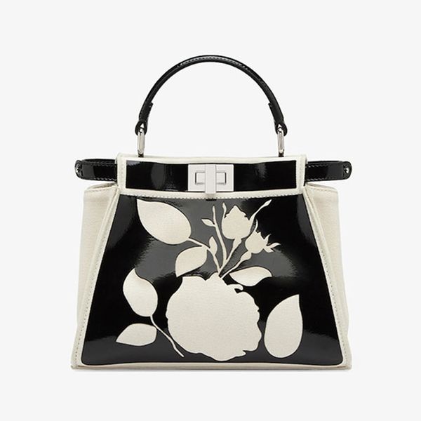 hanbag purse shoulder crossbody bag tote bags fashion silver color hardware buckle canvas embroidered print paint leather material lady clut
hanbag purse shoulder crossbody bag tote bags fashion silver color hardware buckle canvas embroidered print paint leather material lady clut