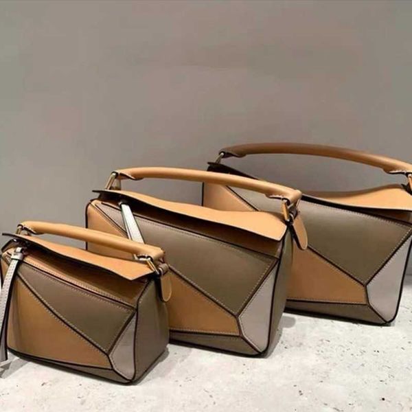 2023 new geometric pillow bag autumn and winter fashion trend one shoulder oblique straddle handheld leather women's spliced
2023 new geometric pillow bag autumn and winter fashion trend one shoulder oblique straddle handheld leather women's spliced