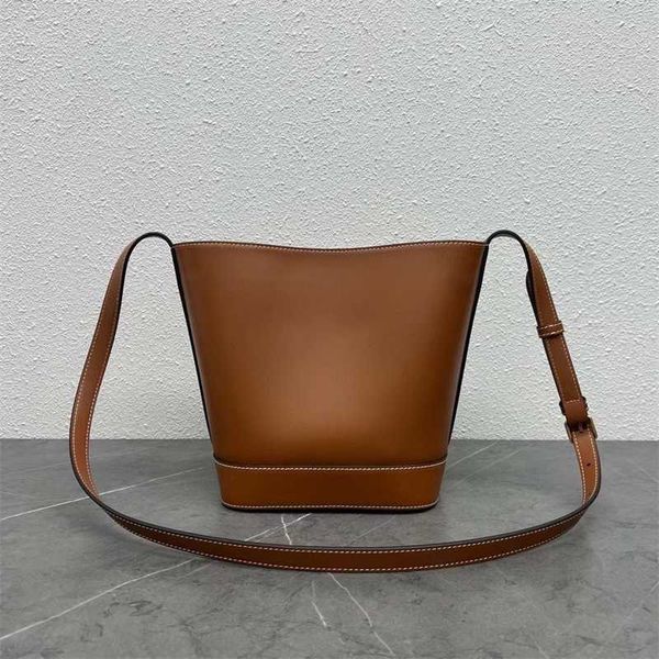 198243 spring and summer new cuir triumphal arch bucket bag one shoulder messenger large x cow leather capacity mommy women's
198243 spring and summer new cuir triumphal arch bucket bag one shoulder messenger large x cow leather capacity mommy women's