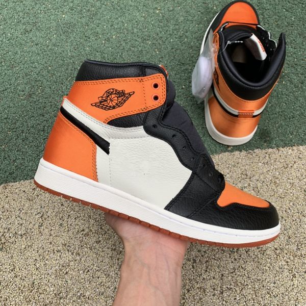 basketball shoes jumpman 1 high og satin shattered backboard av3725-010 man woman designer shoes sports sneakers ship with box us5-12
basketball shoes jumpman 1 high og satin shattered backboard av3725-010 man woman designer shoes sports sneakers ship with box us5-12