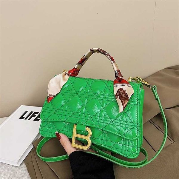 b family hourglass bag fashion hand 22 new senior feeling diamond single shoulder messenger female s
b family hourglass bag fashion hand 22 new senior feeling diamond single shoulder messenger female s