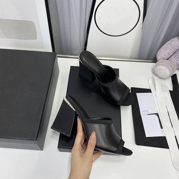 2023 women's sandals open toe thick heel summer sandals leather designer classic elegant channel temperament sandals x143, Black
2023 women's sandals open toe thick heel summer sandals leather designer classic elegant channel temperament sandals x143, Black
