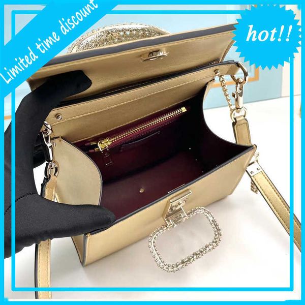 luxury brand bag 2023 new handheld versatile small imitation decorative diamond embedding single shoulder diagonal straddle bag high end eve
luxury brand bag 2023 new handheld versatile small imitation decorative diamond embedding single shoulder diagonal straddle bag high end eve