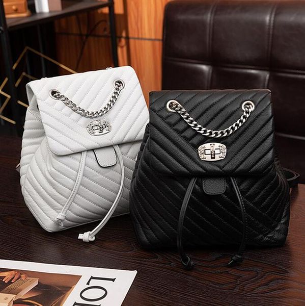 factory wholesale ladies shoulder bags 2 colors niche design classic sewing striped handbag elegant joker solid color leather bucket bag jok
factory wholesale ladies shoulder bags 2 colors niche design classic sewing striped handbag elegant joker solid color leather bucket bag jok