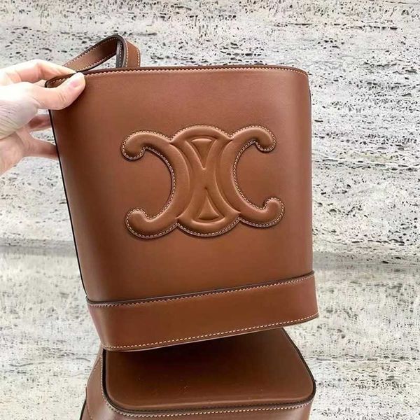 arc de triomphe bucket bag 2023 spring and summer new leather women's single shoulder messenger leisure commuter large capacity
arc de triomphe bucket bag 2023 spring and summer new leather women's single shoulder messenger leisure commuter large capacity