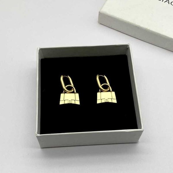 2023 designer new parisian family b letter bag necklace earrings vintage jewelry trend, Black
2023 designer new parisian family b letter bag necklace earrings vintage jewelry trend, Black