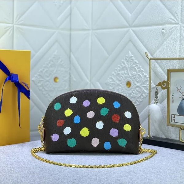 luxurys chain shoulder bag cosmetic wallet women girls crossbody shell bag designers purse evening mini makeup pouch belt bags yayoi kusama
luxurys chain shoulder bag cosmetic wallet women girls crossbody shell bag designers purse evening mini makeup pouch belt bags yayoi kusama