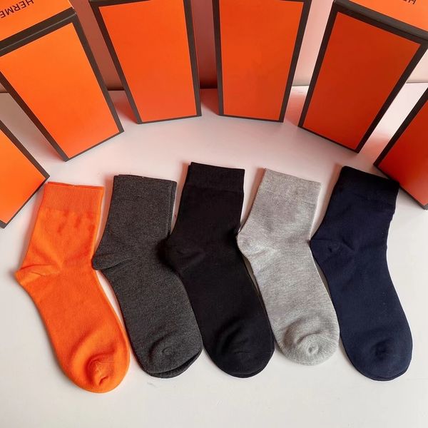 2023 designer men and women designer socks retro letter print brand fashion sock men's autumn winter socks wholesale, Black
2023 designer men and women designer socks retro letter print brand fashion sock men's autumn winter socks wholesale, Black