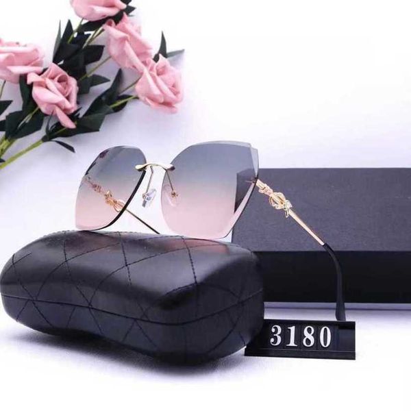 luxury designer sunglasses 20% off overseas street shooting travel fashion glasses 3180, White;black
luxury designer sunglasses 20% off overseas street shooting travel fashion glasses 3180, White;black