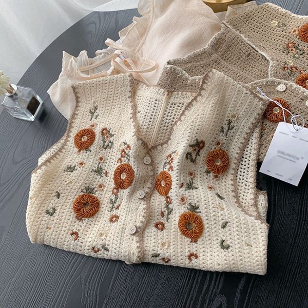 women's vests pastoral style summer autumn women vest embroidery vintage knitted crochet flower vest female hollow out jumpers waistcoa, Black;white
women's vests pastoral style summer autumn women vest embroidery vintage knitted crochet flower vest female hollow out jumpers waistcoa, Black;white