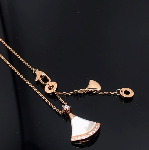 new 2023 elegant luxury design sense advanced sense fan pendant necklace fashion designer holiday gift for femininity exquisite jewelry gift, Silver
new 2023 elegant luxury design sense advanced sense fan pendant necklace fashion designer holiday gift for femininity exquisite jewelry gift, Silver