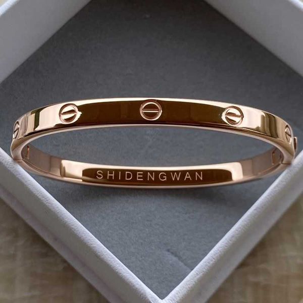 designer bracelet carti bangle new 18k rose gold bracelet women's red couple a pair of men's bracelets with high feeling, Black
designer bracelet carti bangle new 18k rose gold bracelet women's red couple a pair of men's bracelets with high feeling, Black