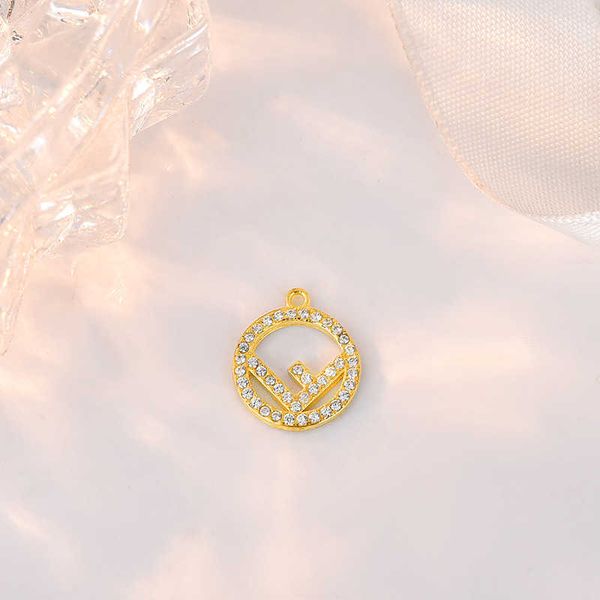 2023 designer new fashion versatile fenjia pendant pure copper plated 18k gold f letter diamond accessories diy jewelry bracelet necklace ea, Gray
2023 designer new fashion versatile fenjia pendant pure copper plated 18k gold f letter diamond accessories diy jewelry bracelet necklace ea, Gray