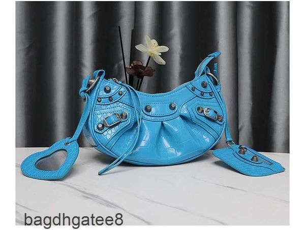 le cagole bag 2023 designer bags lecagole 23 rivet locomotive sweet cool spicy girl triple fold crescent leather underarm 79m5
le cagole bag 2023 designer bags lecagole 23 rivet locomotive sweet cool spicy girl triple fold crescent leather underarm 79m5