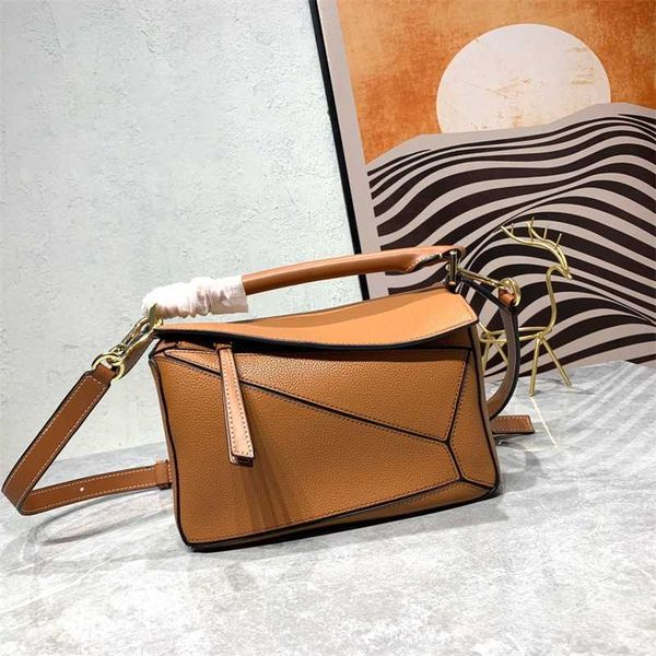 luojia bag 2023 new fashion leather women's geometric bag mini lingge messenger hand pillow
luojia bag 2023 new fashion leather women's geometric bag mini lingge messenger hand pillow