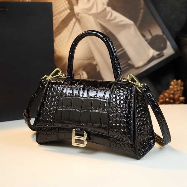 small design bag for women 2023 new single shoulder crossbody handbag advanced texture alligator pattern hourglass
small design bag for women 2023 new single shoulder crossbody handbag advanced texture alligator pattern hourglass