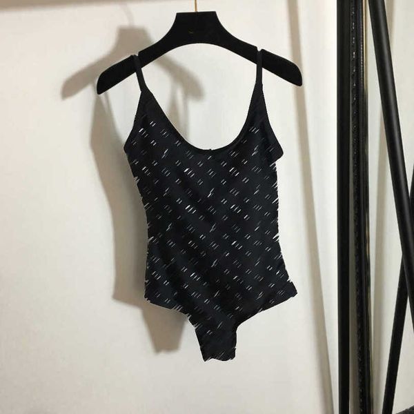 23ss womens swimwear designer bikini bathing suit bikini new logo printed backless suspender one-piece swimsuit women clothes a1, White;black
23ss womens swimwear designer bikini bathing suit bikini new logo printed backless suspender one-piece swimsuit women clothes a1, White;black