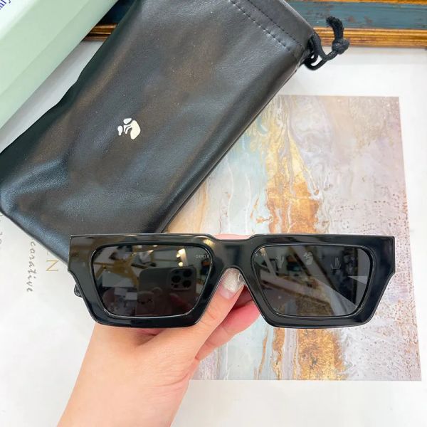 mirror frame mens designer sunglasses classic retro fashion design womens glasses luxury brand eyeglass simple business style with case oer1, White;black
mirror frame mens designer sunglasses classic retro fashion design womens glasses luxury brand eyeglass simple business style with case oer1, White;black