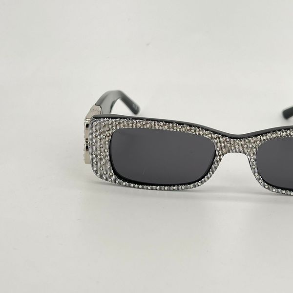 sunglayyey for women silver s retro 0096 deyignery diamond style eyewear anti-ultraviolet full frame with sox s, White;black
sunglayyey for women silver s retro 0096 deyignery diamond style eyewear anti-ultraviolet full frame with sox s, White;black