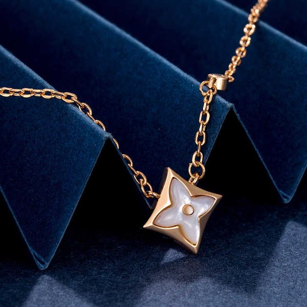 2023 designer new family leaf fritillaria necklace light rose gold s925 sterling silver simple sunflower versatile collar chain women, Black
2023 designer new family leaf fritillaria necklace light rose gold s925 sterling silver simple sunflower versatile collar chain women, Black