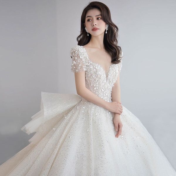 party dresses wedding shining sequins and beads vneck gowns luxury runaway princess ball gown custom made robe de mariee 230328, White;black
party dresses wedding shining sequins and beads vneck gowns luxury runaway princess ball gown custom made robe de mariee 230328, White;black