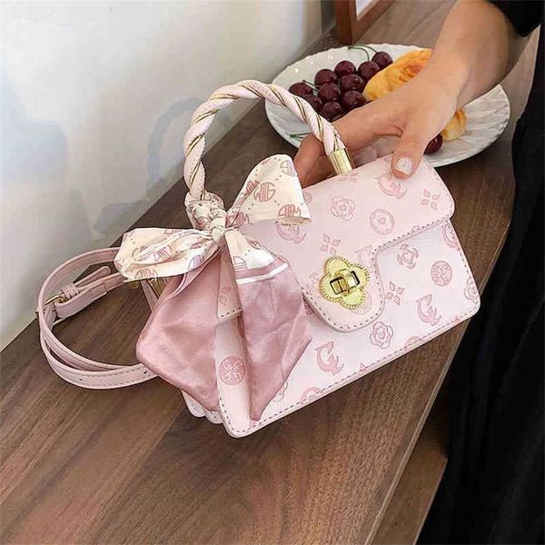 2023 designer bag wanghong niche fashion hand-held foreign style versatile one shoulder small square bag
2023 designer bag wanghong niche fashion hand-held foreign style versatile one shoulder small square bag