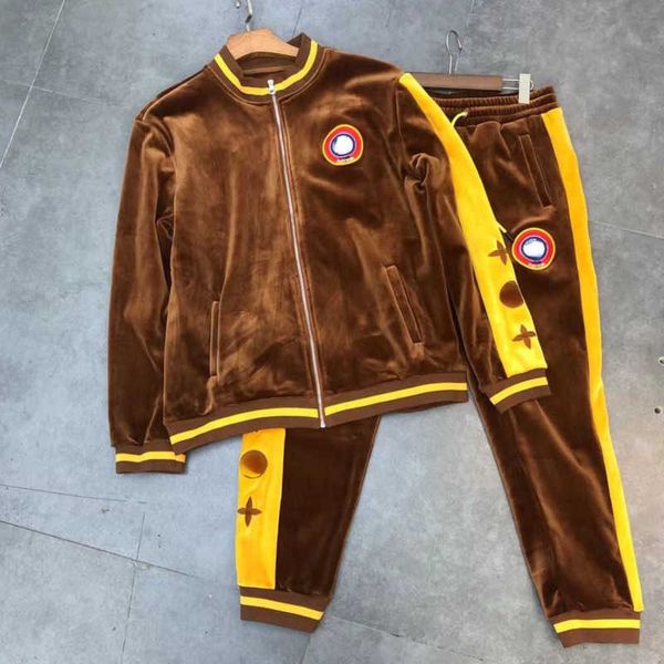 high-version men tracksuits luxury designer jacket pants two piece set velvet embroidered sweatshirt sweat wo sports suit zip jacket, Gray
high-version men tracksuits luxury designer jacket pants two piece set velvet embroidered sweatshirt sweat wo sports suit zip jacket, Gray