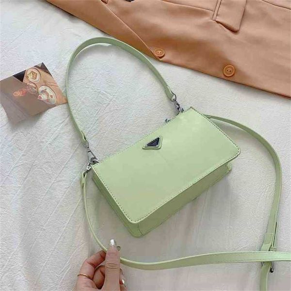 2023 designer bag handbag style french stick hand simple single triangular standard oblique cross armpit female
2023 designer bag handbag style french stick hand simple single triangular standard oblique cross armpit female