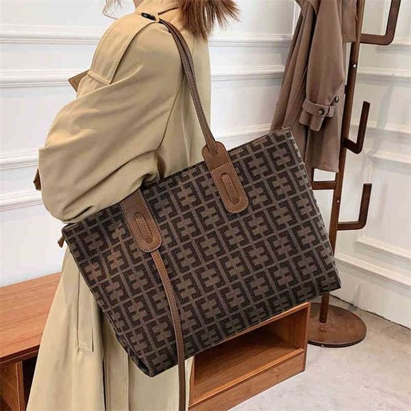 designer bag large capacity advanced sense of foreign style one shoulder bag fall and winter versatile commuter tote bag
designer bag large capacity advanced sense of foreign style one shoulder bag fall and winter versatile commuter tote bag
