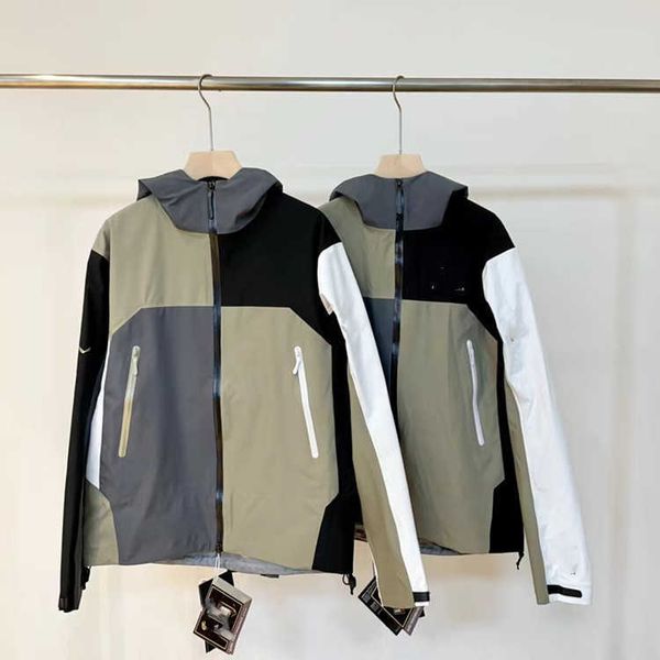 outdoor jackets arch coats terry x casual leisure fashion designer 2023 spring style embroidery label hooded hard shell waterproof windproof, Black;brown
outdoor jackets arch coats terry x casual leisure fashion designer 2023 spring style embroidery label hooded hard shell waterproof windproof, Black;brown