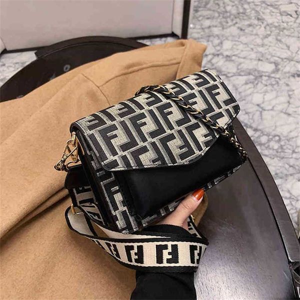 2023 designer bag handbag fashion texture autumn and winter shoulder strap small square bag personalized single
2023 designer bag handbag fashion texture autumn and winter shoulder strap small square bag personalized single