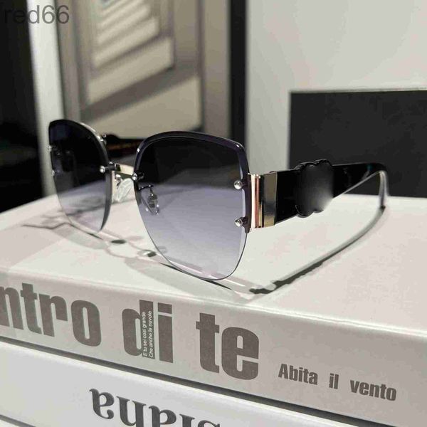 sunglasses designer new fashion gradient frameless universal box frame street shoot for men and women hzwj, White;black
sunglasses designer new fashion gradient frameless universal box frame street shoot for men and women hzwj, White;black