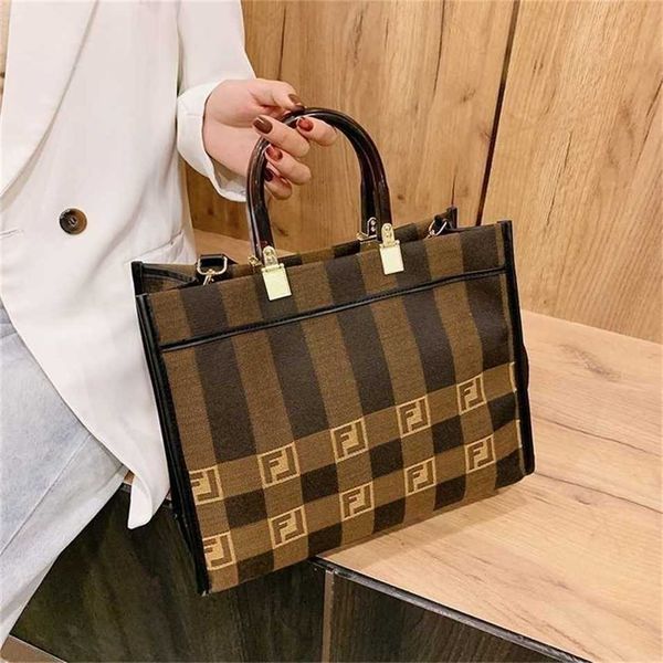 2023 designer bag handbag women's bags of tote temperament goddess large capacity women's hand single shopping10zp
2023 designer bag handbag women's bags of tote temperament goddess large capacity women's hand single shopping10zp