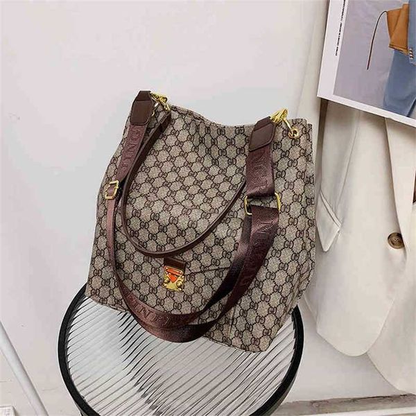 2023 designer bag handbag style trend pattern letter women's large capacity diagonal span
2023 designer bag handbag style trend pattern letter women's large capacity diagonal span