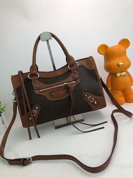 luxury brand women's bag 2023 new premium feel handbag boston bag women's one shoulder crossbody women's bag fashion #8957
luxury brand women's bag 2023 new premium feel handbag boston bag women's one shoulder crossbody women's bag fashion #8957