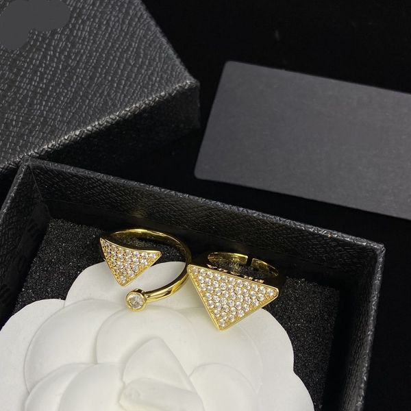 luxury nverted triangle full diamond metal open ring personalized simple all-match temperament rings with logo, Silver
luxury nverted triangle full diamond metal open ring personalized simple all-match temperament rings with logo, Silver