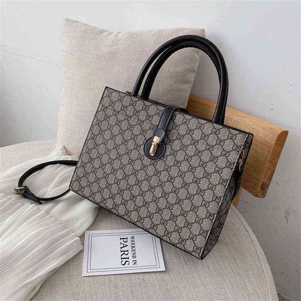 2023 designer bag women 2023 new fashion net red handbag messenger fashion versatile single shoulder tote bag girls' big bag
2023 designer bag women 2023 new fashion net red handbag messenger fashion versatile single shoulder tote bag girls' big bag