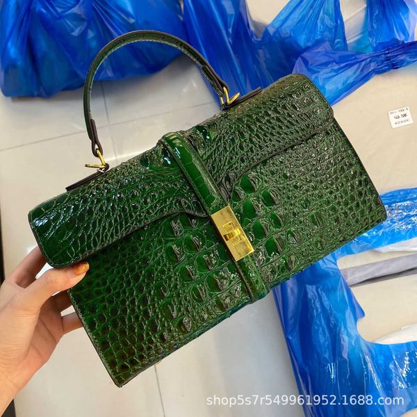 birkins plate buckle briefcase large capacity cow leather true high gloss lacquer leather crocodile bone grain straddle carrying bag female
birkins plate buckle briefcase large capacity cow leather true high gloss lacquer leather crocodile bone grain straddle carrying bag female