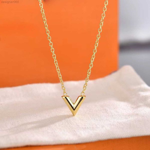 designer necklace jewelry pendant charm 18k gold love v necklaces luxury pendants titanium lovers chain heart fashion womens wedding gift, Silver
designer necklace jewelry pendant charm 18k gold love v necklaces luxury pendants titanium lovers chain heart fashion womens wedding gift, Silver