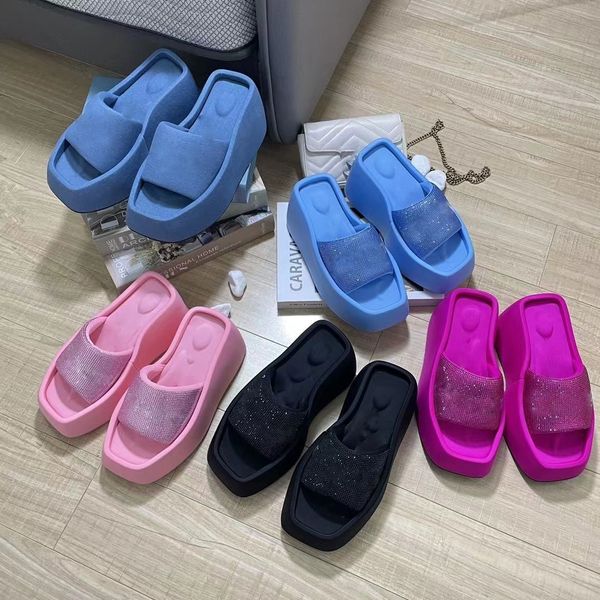 2023 new luxury brand designer slippers casual ladies sandals women red blue black summer outdoor beach shoes lady fashion luxurys designers
2023 new luxury brand designer slippers casual ladies sandals women red blue black summer outdoor beach shoes lady fashion luxurys designers